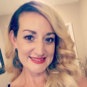 Meet your Posher, Annette